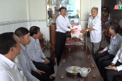 PCT.UBND tỉnh Gia Lai thăm gia đình chính sách trên địa bàn xã Bình An